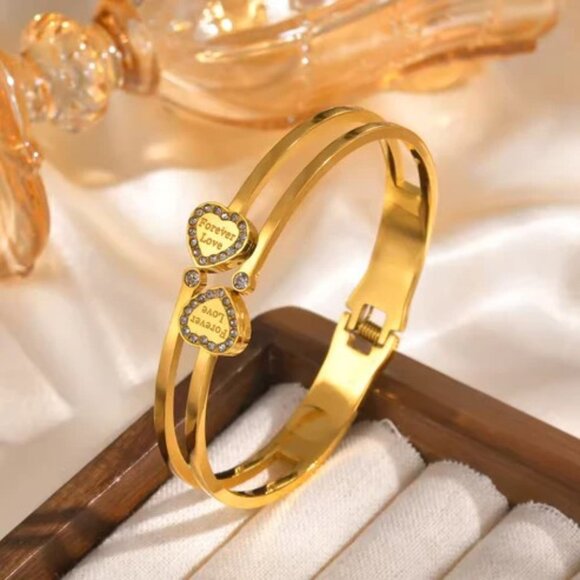 18K Gold Plated Double Heart Bracelet โ Waterproof, Tarnish-Proof - Picture 1 of 4